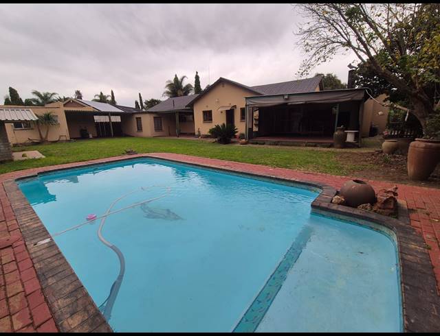 4 BEDROOM HOUSE FOR SALE IN VANDERBIJLPARK SE 2